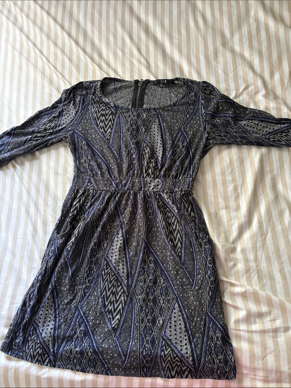 Forever 21 Black and Blue Geometric Long Sleeve Dress